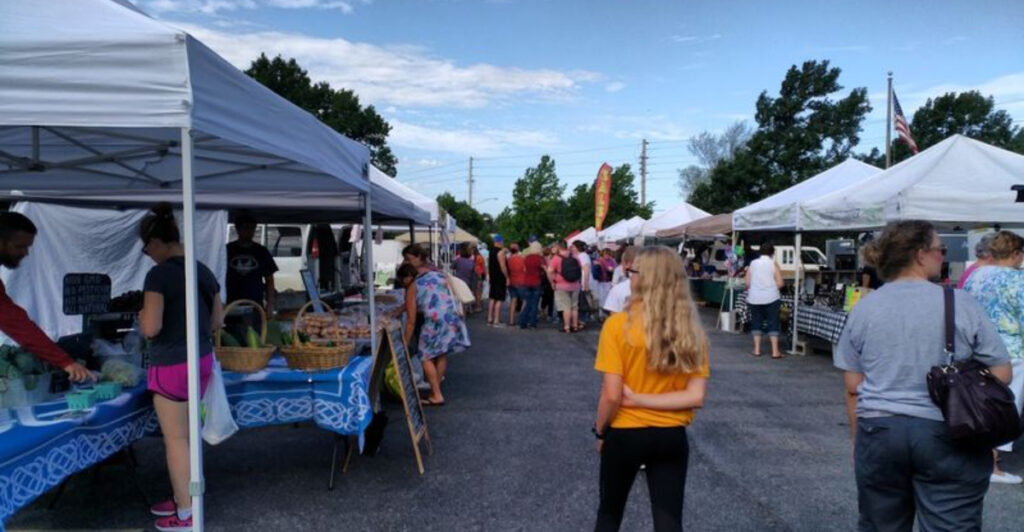 This Massive Kansas Farmers Market Is A Dream Come True For Fresh Food Lovers