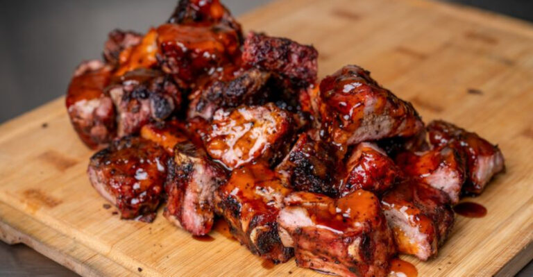 This Mississippi BBQ Counter Turns Rib Tips Into The Lunch-Rush Prize