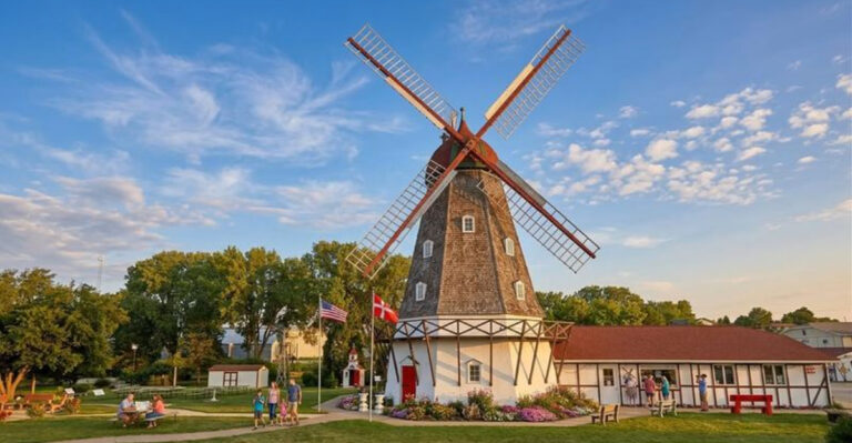 This Quaint Iowa Town Feels Like A Storybook Version Of The Past