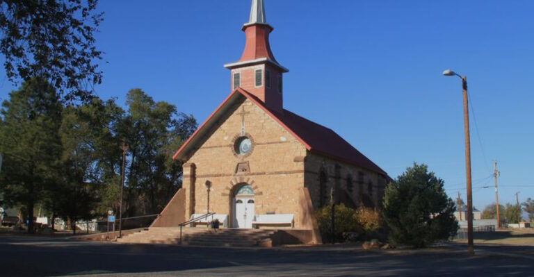 This Quiet New Mexico Town Has Big Skies, Hidden Shrines, And Old-Fashioned Charm