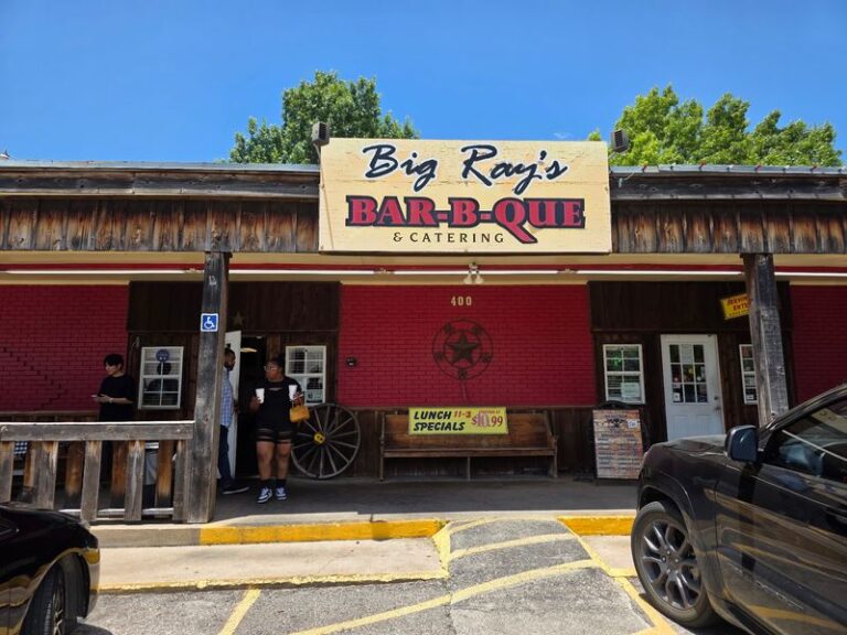This Unassuming Florida Fish Camp Serves Fried Grouper That Regulars Drive The Coast For