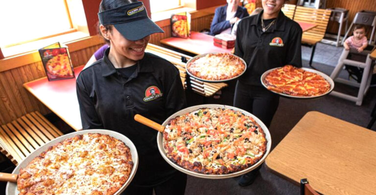 This Iowa Pizzeria Serves An All-You-Can-Eat Italian Buffet Five Days A Week