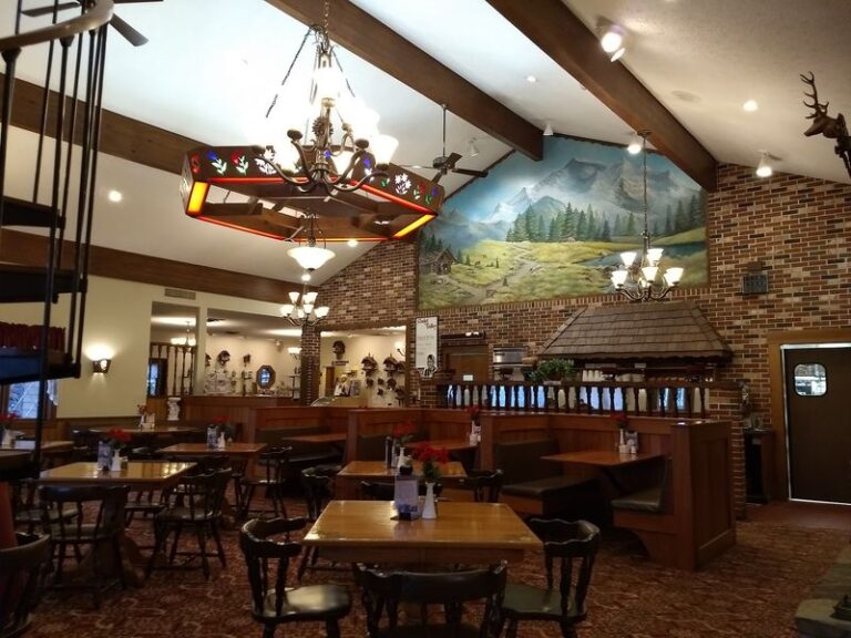 This Ohio Restaurant Serves Swiss Cheese Fondue Bubbling Hot Right at Your Table in Sugarcreek