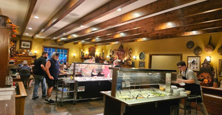 People Plan Entire Road Trips Just To Eat At This Tiny Iowa Buffet