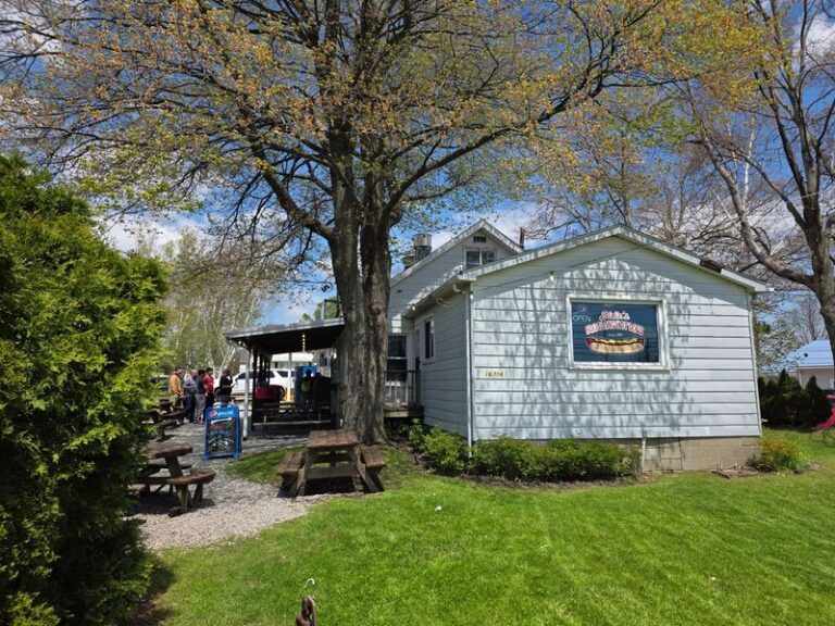 Eight Pennsylvania Root Beer Stands Where the Frosty Mugs Still Come Ice Cold
