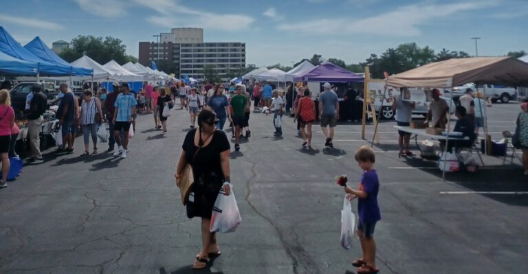 10 Kansas Farmers Markets Brimming With Homemade Foods And Happy Crowds