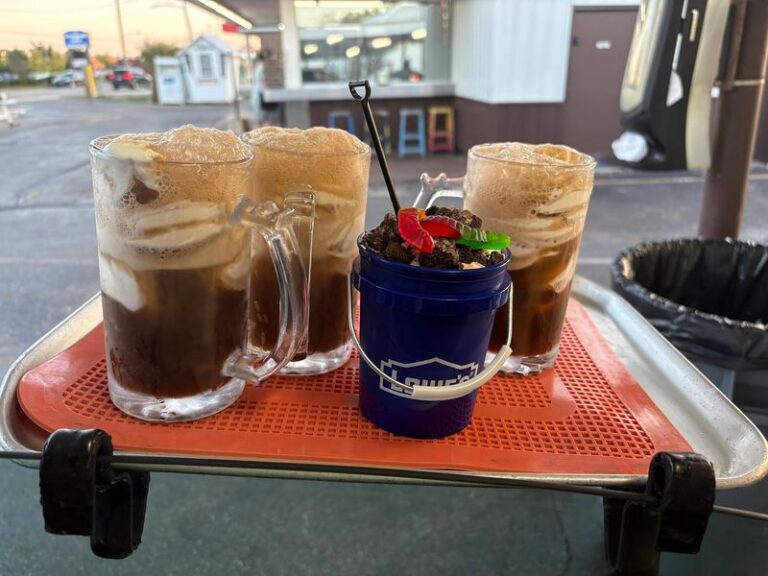 7 Ohio Drive-In Root Beer Stands Where the Frosty Mugs Still Come to Your Car Window