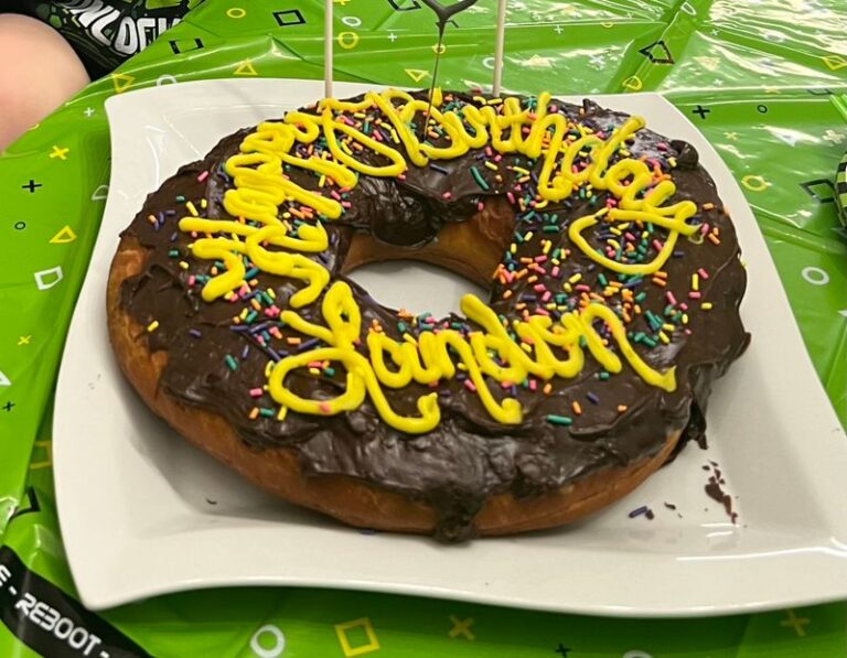 8 Ohio Old-School Bakeries Where the Glazed Donuts Still Get Cut and Fried by Hand Before Dawn
