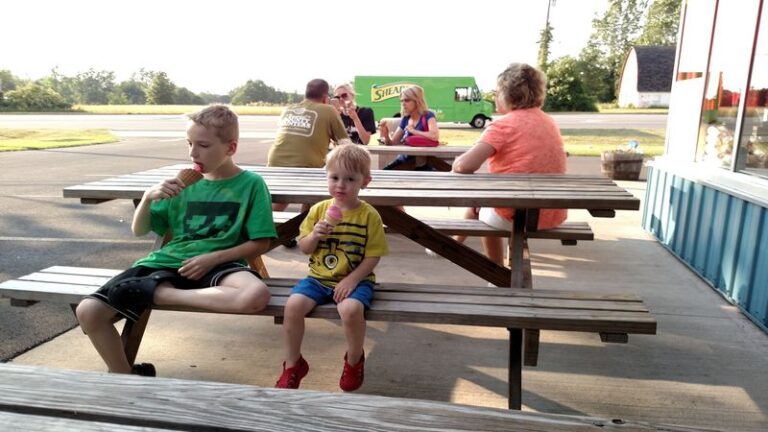 You’ll Want to Stop at Every One of These 7 Ohio Roadside Custard or Malt Stands