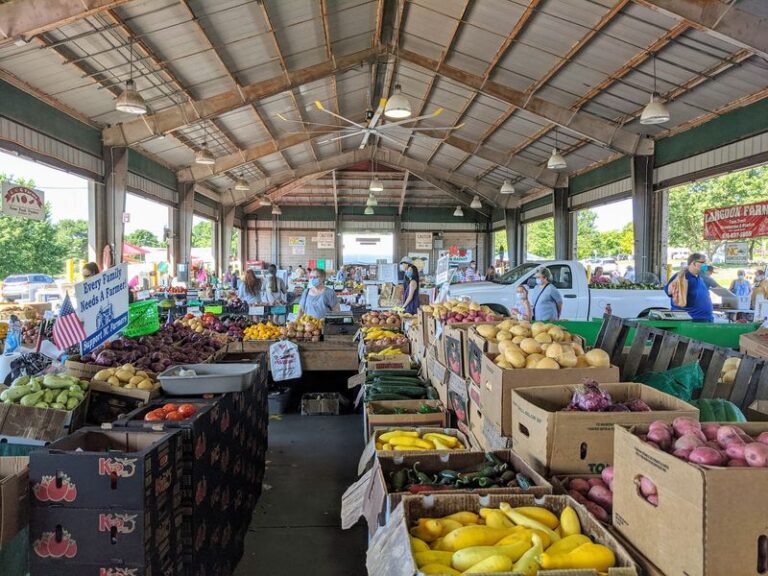 9 North Carolina Farmers Markets Where The Peaches And Tomatoes Come Straight Off The Truck