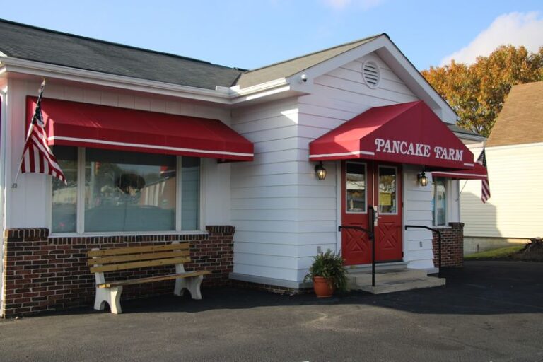 9 Pennsylvania Farm Breakfast Spots Where the Griddle Never Stops Turning Out Pancakes