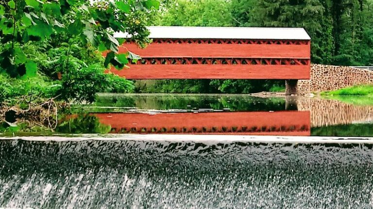 9 Pennsylvania Covered Bridges Where the Fall Foliage Frames Every Timber Span