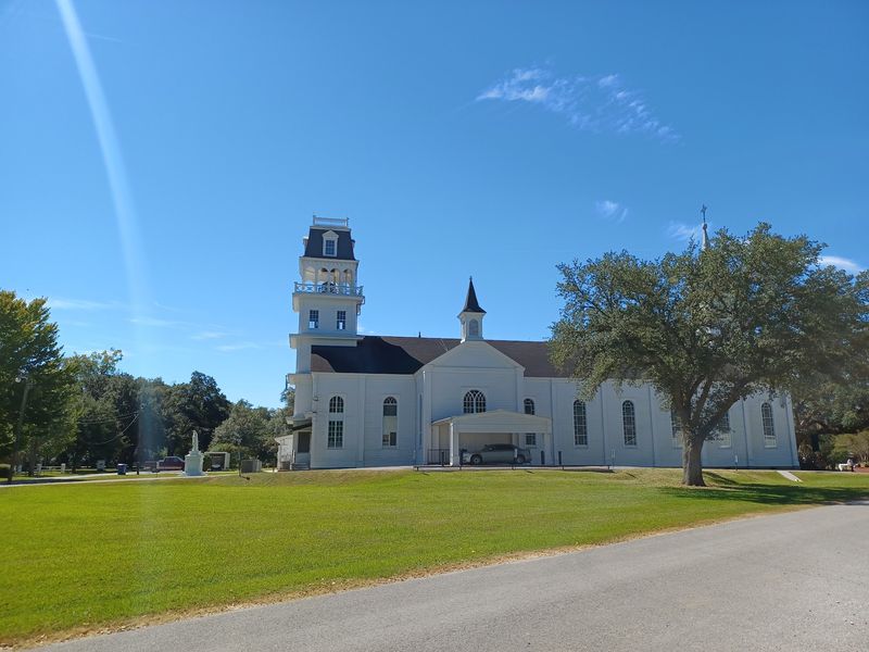 This 1800s Church In Grand Coteau, Louisiana, Looks So Much Like Old Europe You’ll Forget Where You Are