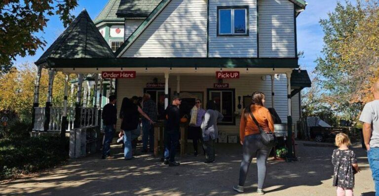 This Kansas Farm Makes Homemade Apple Cider Ice Cream And Has Animals Waiting Outside