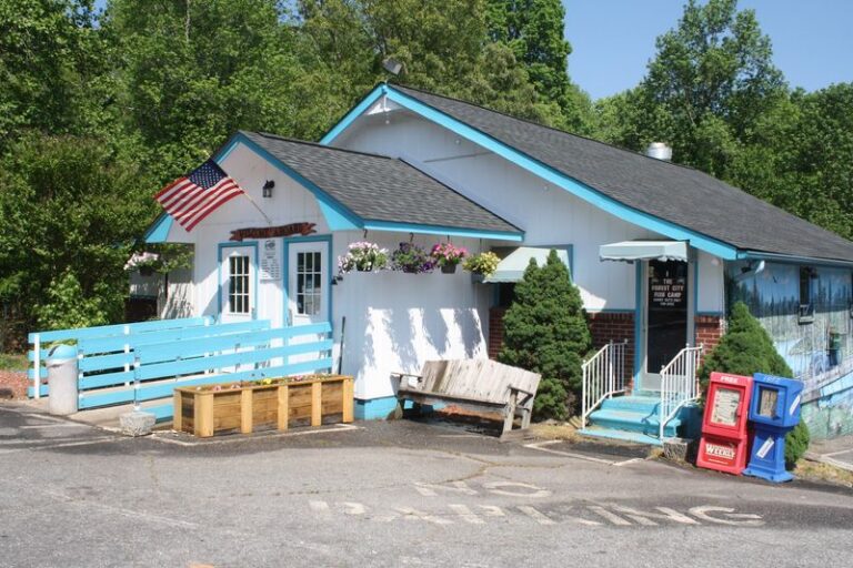 9 North Carolina Fish Camps Where The Fried Catfish Comes Out