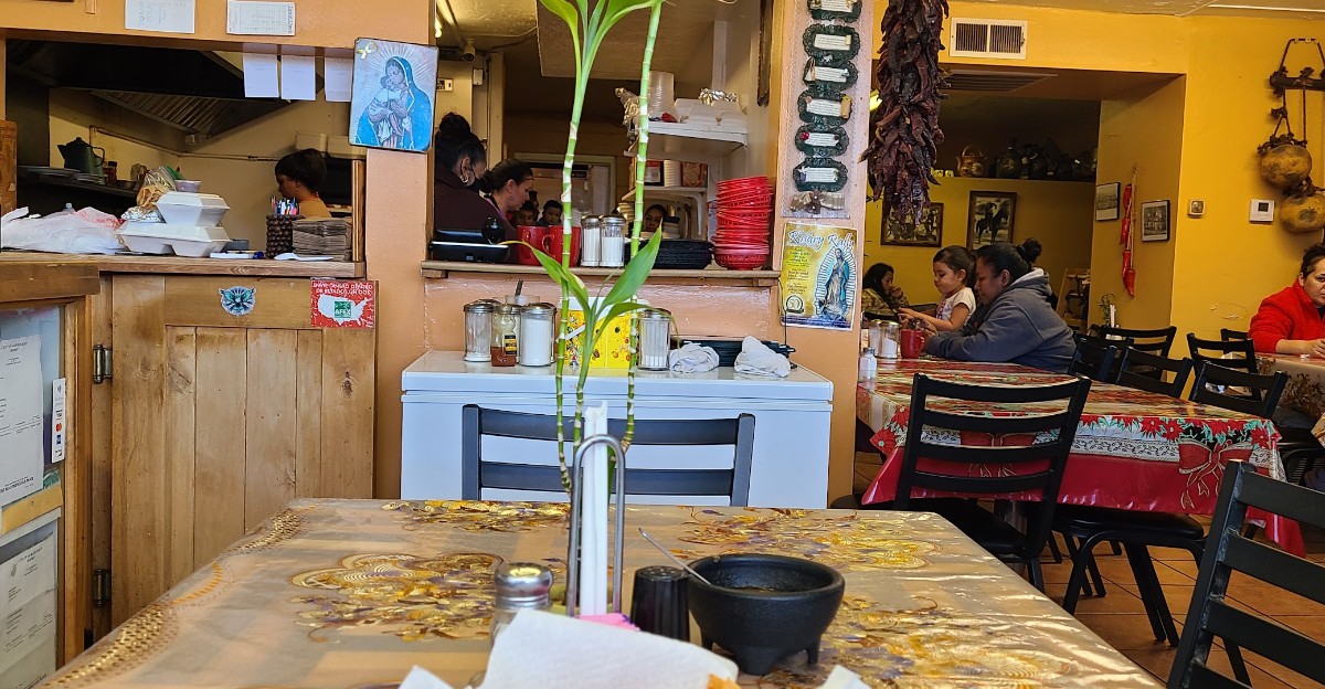 This Unassuming New Mexico Hole-In-The-Wall Serves Chile-Smothered Plates Worth Getting Messy For