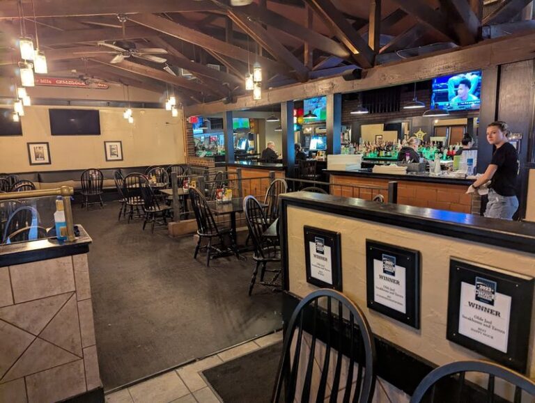Regulars Crowd the Counter for Broasted Chicken and Real Mashed Potatoes at This Ohio Spot in Wooster