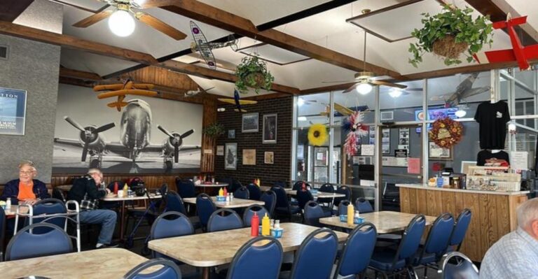 11 Old-School Kansas Steakhouses That Beat Any Fancy Place Around