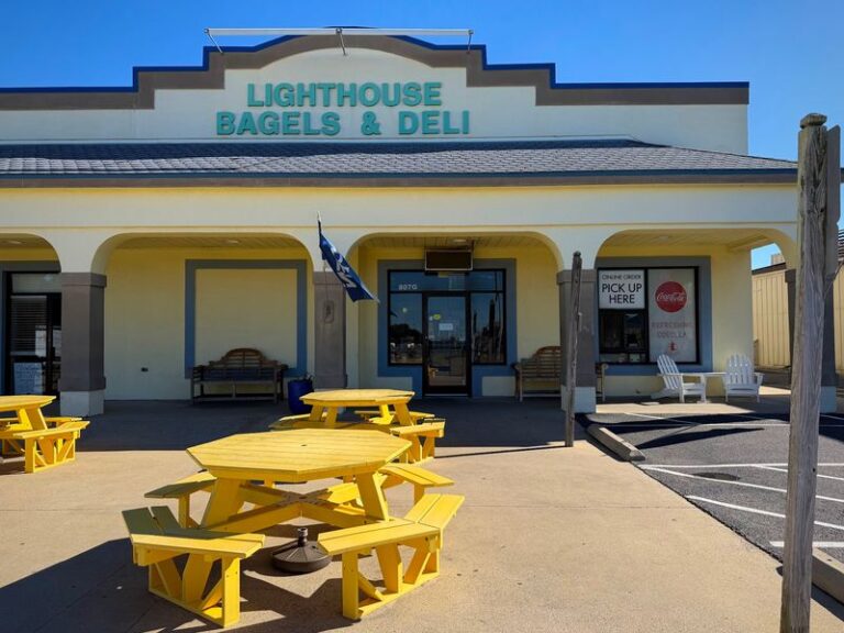Road Trippers Cross North Carolina For These 8 Bagel Shops Boiling Their Dough Before Sunrise