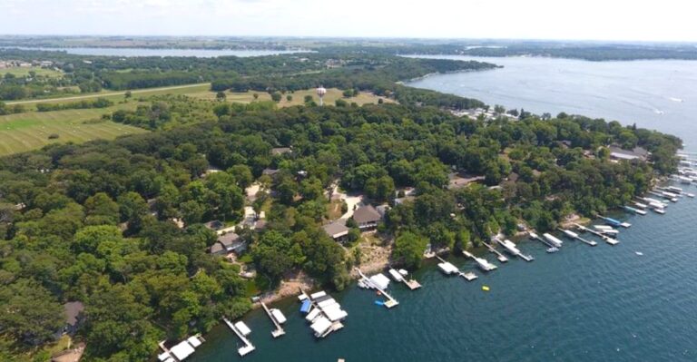 This Tiny Iowa Lake Town Just Earned A Spot Among The Midwest’s Best