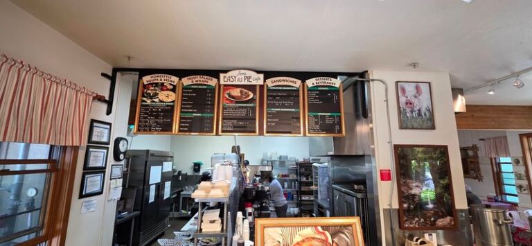 This Unassuming California Bakery Pulls Olallieberry Pies From The Oven Right Across From The Ocean
