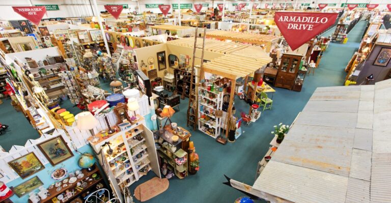 9 Sprawling Iowa Antique Malls Packing Miles of Vintage Collectibles And Forgotten Keepsakes