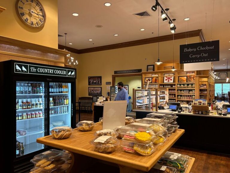 Never Leave This Ohio Bakery Without a Bag of Warm Pretzel Rolls in Berlin