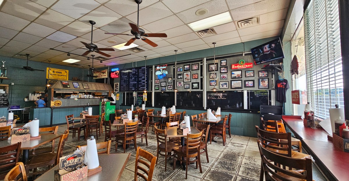 11 Hole-In-The-Wall Kansas Restaurants Locals Secretly Wish You’d Never Find