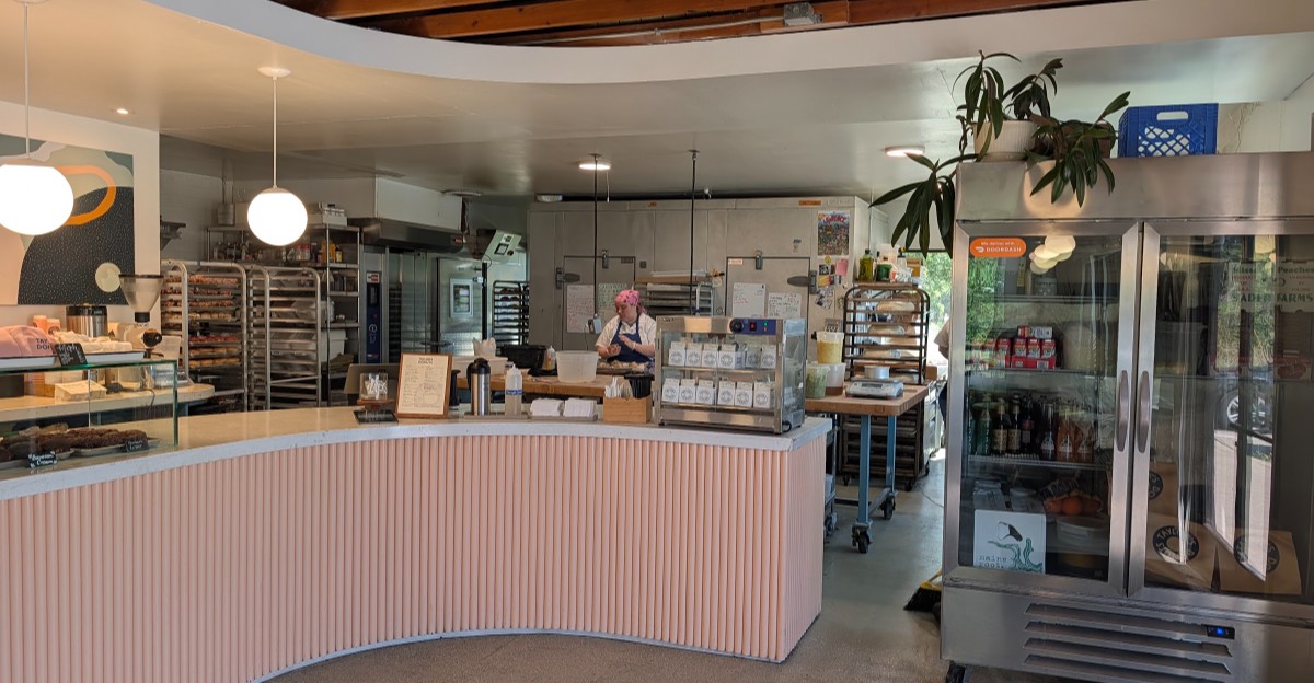 13 Kansas Apple Fritter Stops Made For A Crisp Fall Morning