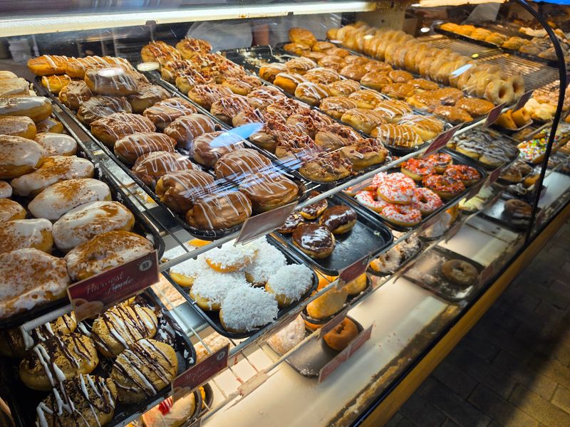 Beiler’s Doughnuts Turns Hand-Glazed Doughnuts Into a Weekend Ritual in Philadelphia