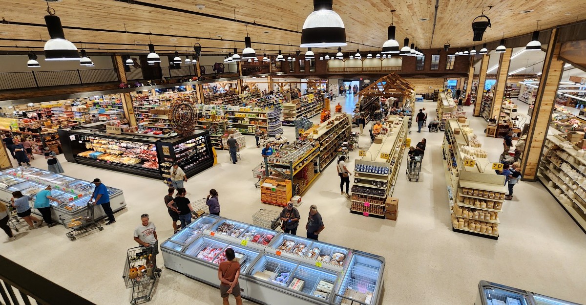 11 Iowa Amish And Mennonite Food Shops Worth A Fall Country Drive