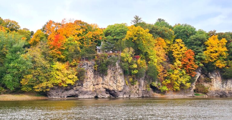 13 Iowa Bluff And Gorge Hikes Worth Saving For October
