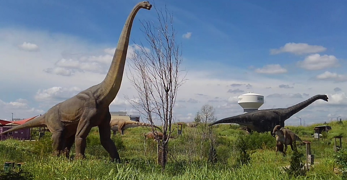 You Would Hardly Recognize This Kansas Amusement Park Once Halloween Arrives