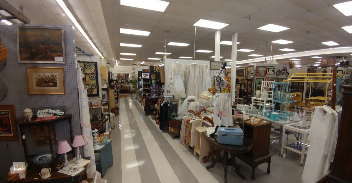 Where Overland Park, Kansas Locals Go For Vintage Thrift Finds