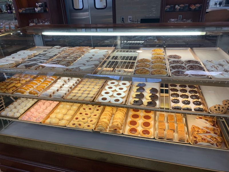 Locals Keep Sneaking Off To This Tiny Florida Bakery For Guava Cheese Pastries Still Warm From The Oven